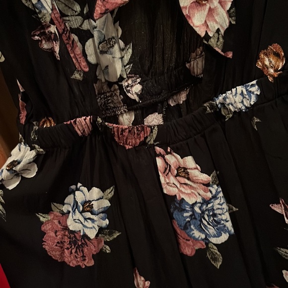 NWOT small black floral romper - Picture 9 of 11